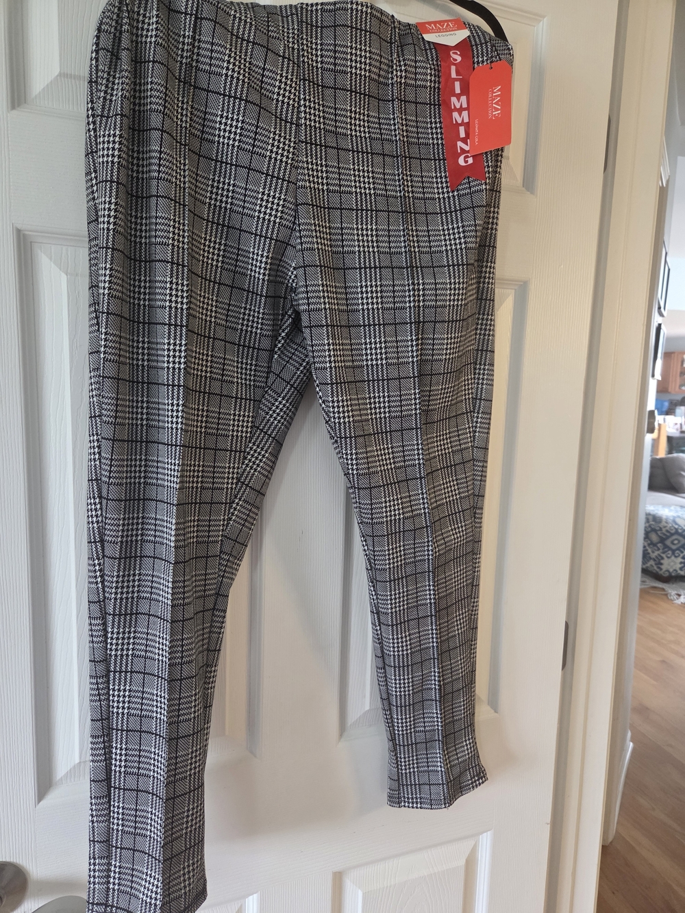 NWT Maze Collection Slimming Plaid Stretch Pointe Pants - Black & White- 3x